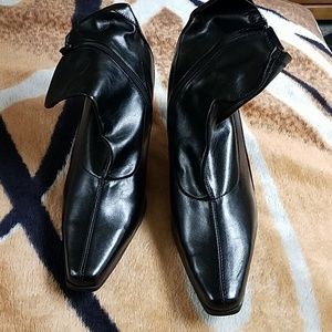 Pointy toed ankle boots